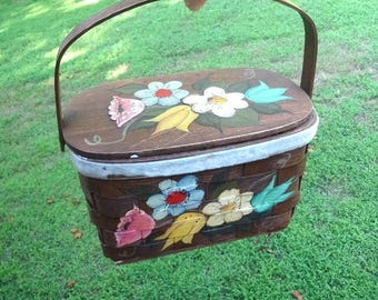 1970s Vintage Wicker Box Purse with Wood Flower & Painted Details, 9 x 6.5 x 6 Inches, Vintage Purse, 1970s Fashion Accessory, Inside Mirror