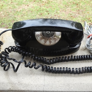 Rotary Dial Black Princess Telephone, Curly & Wall Cord, Modern Plug, Bell System Western Electric, 1978 Landline Technology, Home Decor