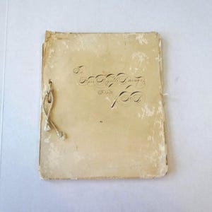 El libro de la alegría de 1903, compilado por James Frederick Mason, Dodge Publishing Co. Encuadernación con cuerdas, cubierta desgastada, de ida y vuelta en el frente.