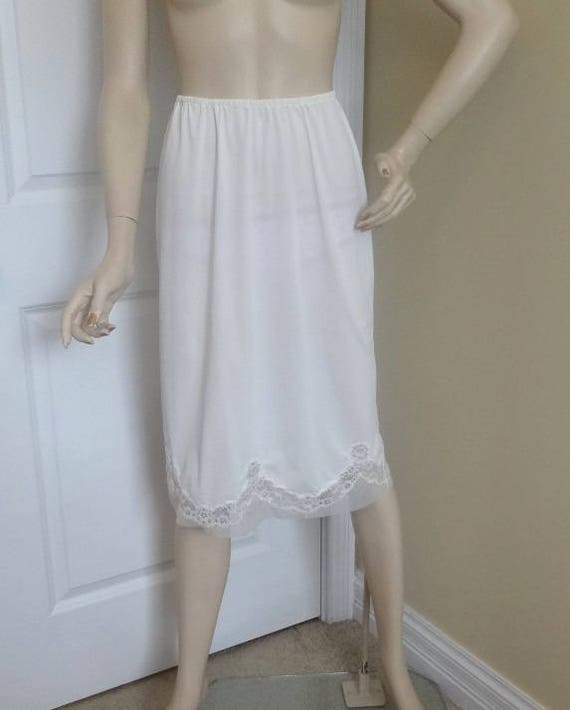 1960s Long Half Slip in White Nylon With Scalloped Lace & Organza Trim,  Size Small, 27.5 Inches Long, Vintage Lingerie, Clothing, Petticoat -   Canada