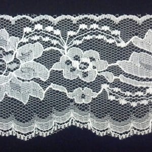 Elfenbensvit platt blommig spets, brudbröllopskant, 7,5 cm, i steg om 2 yards