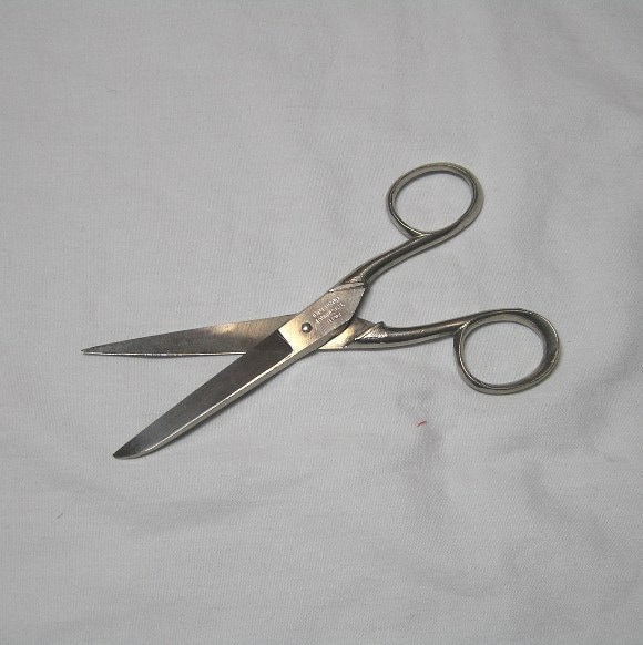 ELK SHARP/SHARP SEWING SCISSORS VARIOUS SIZES