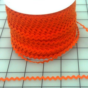 ORANGE Rick Rack, In 2-YARD Increments, 1/4 Inch Wide, Costume Trim, Children&#39;s Clothing, Craft and Home Project Trim, Pillows, Clothing
