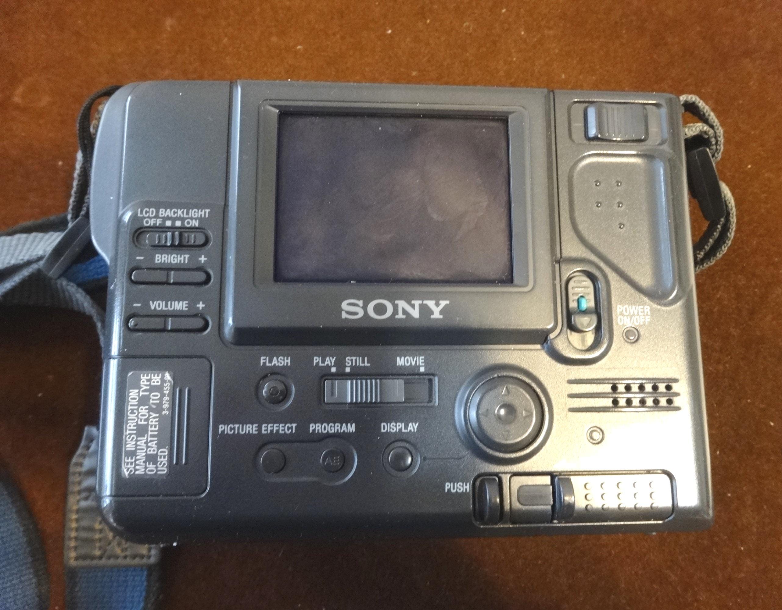 Sony Digital Mavica Camera MVC-FD81 With Strap, Charger