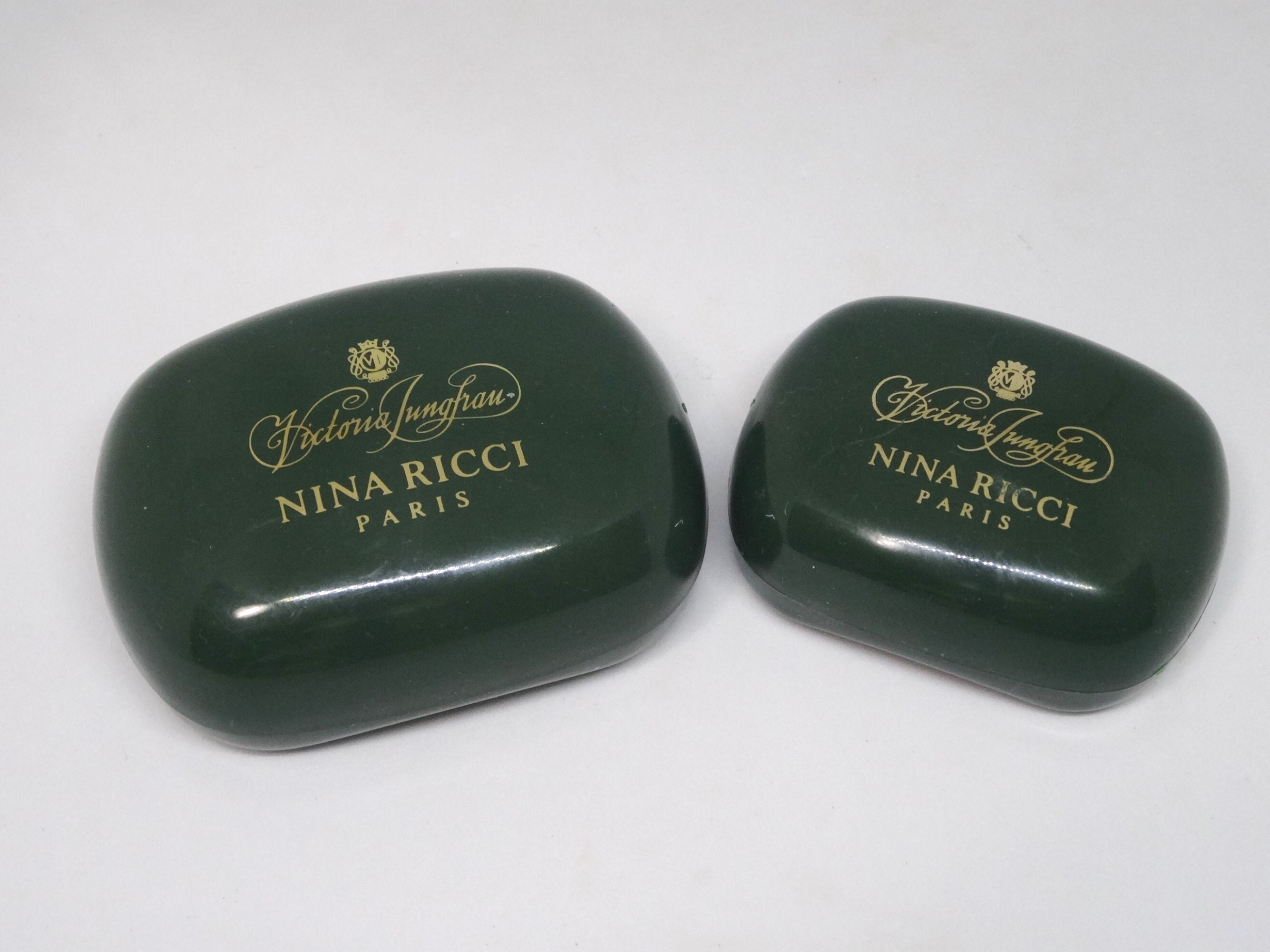 【未使用 未開封】NINA RICCI 香水 フロストガラスキャップ ケース付 未使用 未開封】NINA RICCI 香水 フロストガラスキャップ ケース付