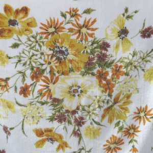 Vintage Fall Colors Floral Bath Towel from 1970s, All Cotton, 43 x 24 In. with Fringe, Upcycle Textiles, Yellows, Browns, Green