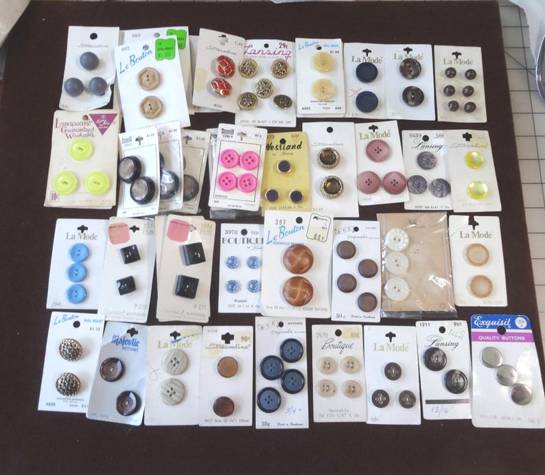 Stream Line Sewing Buttons Numbers Choice of Vintage Buttons on Original Cards, Choose From La Mode ...