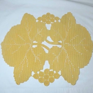 Set of 3, 1960s Vintage Marigold Hand Crocheted Grape & Leaf Place Mats, All Cotton, Filet Lace Crochet, Vintage Doilies, Mid Century Decor