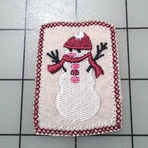 スノーマン アイロン接着 刺繍アップリケまたはパッチ エクリュ ブラック ホワイト ワイン 1.5 x 2インチ ホームソーイング ジャケット装飾 縫い付け