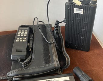 1990年代のモトローラ製バッグ型携帯電話（バッテリー、ケース、受話器、コード付き）、初期のテクノロジー、アップサイクル