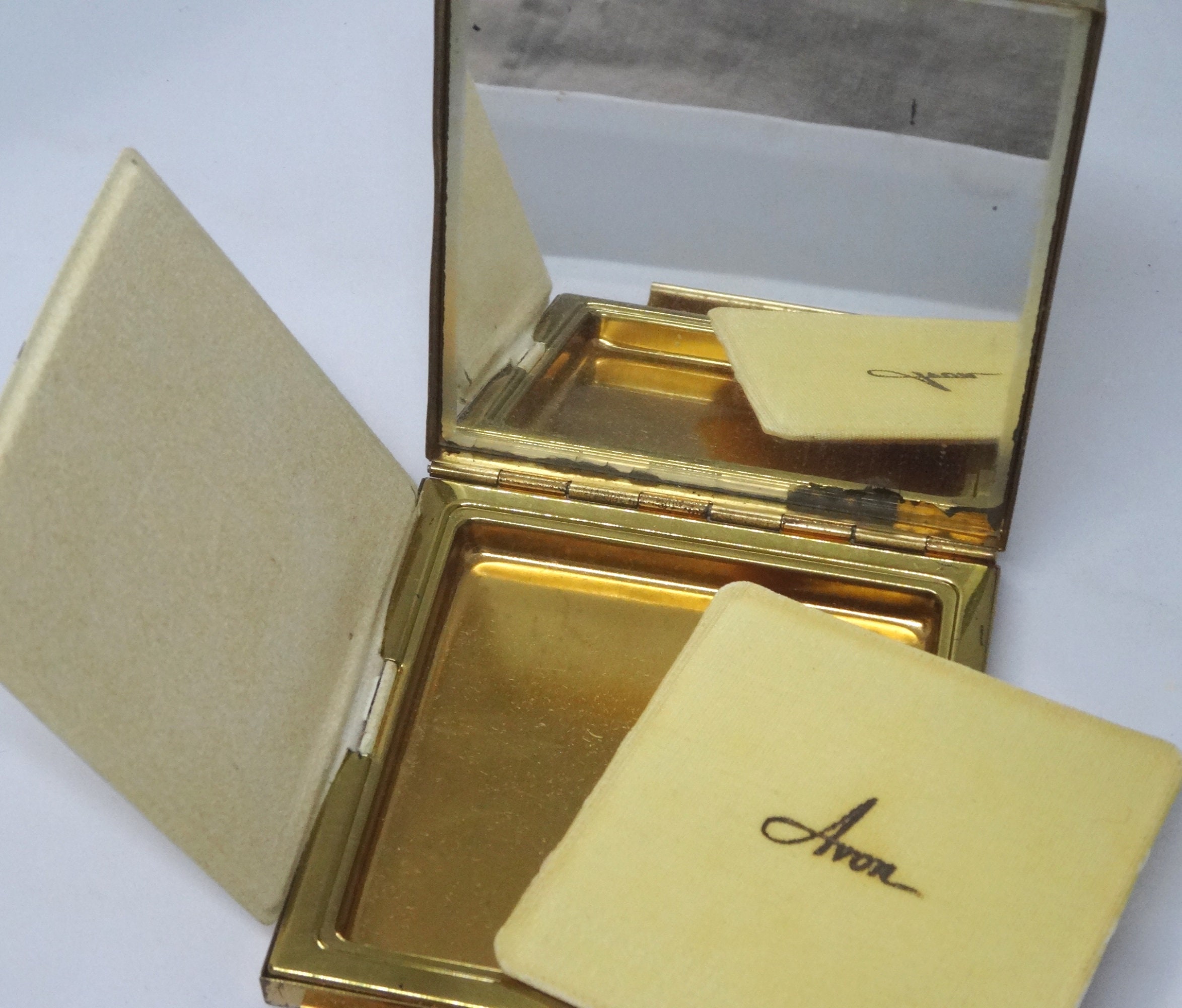Dunhill 18k yellow gold lipstick case, powder case and c…