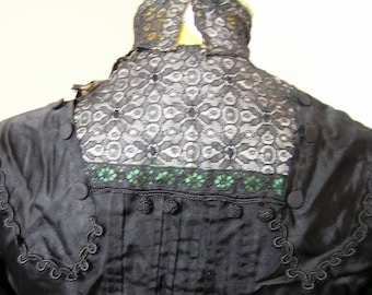 Antike authentische viktorianische Bluse in Schwarz, circa Ende 1900 Anfang 1900, Satin & Spitze, Größe S, 1890er Anfang 1900er Vintage Kleidung