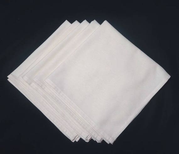 1980s Large Cream Dinner Napkins, Set of 5, 20 x 19 Inches, Polyester Blend Content, Hemmed Edges, Vintage 1990s Home Decor