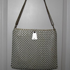 Whiting & Davis Mesh Purse in White with Long Chain Handle, Circa 1960s, Lady&#39;s Fashion Vintage Handbag