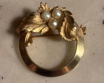 Sarah Coventry Vintage Brooch