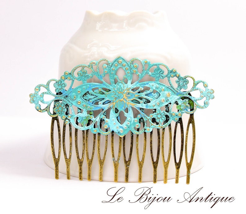 Bridal Hair comb Blue hair comb Verdigris Turquoise Wedding hair comb hair accessory Garden wedding hair decoration Pale blue green comb