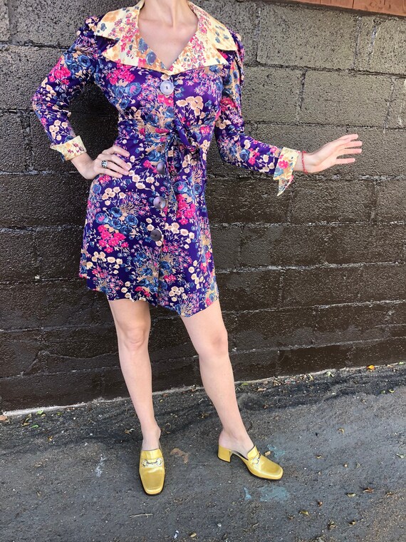 1970s Butterfly collar mini floral dress