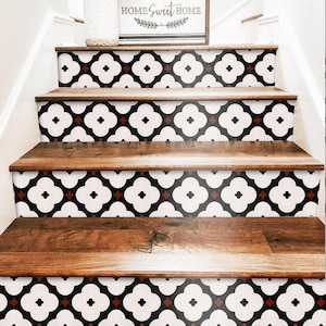 Naklejka na schody Sakura Hampi Peel & Stick – Extra Long 49" | Wodoodporny pasek winylowy | Samoprzylepna, usuwalna, łatwa do przycięcia