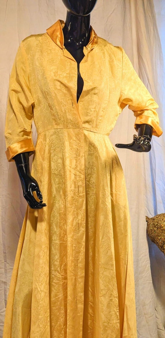 1940's Yellow Gold Silk Dressing Gown By Kaymore P