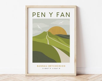 Puede incluir: Un póster minimalista con una ilustración verde y marrón de una cordillera con un camino sinuoso que lleva a la cima. El texto "PEN Y FAN" está en la parte superior del póster y "BANNAU BRYCHEINIOG 51.8840° N, 3.4364° W" está en la parte inferior.