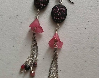 Black and Pink Skull Earrings, Sugar Skulls, Dia de Los Muertos Earrings, Glass & Acrylic w/ Chain Wire Wrapped Earrings