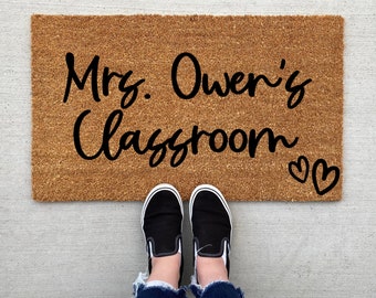 Custom Teacher Classroom doormat, personalized Doormat, porch decor, custom mat, welcome mat, teacher gift, back to school, end of school