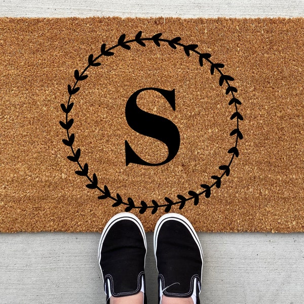 Monogram Doormat, Initial Door Mat, Leaf Wreath, Welcome Doormat, Fall Doormat, Thanksgiving Welcome Mat, Personalized Decor