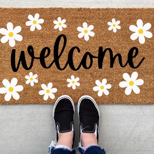 Daisy Doormat, Spring Doormat, spring decor, personalized doormat, funny doormat, welcome mat, front door mat, Front Door Decor