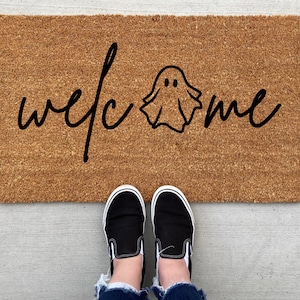 Welcome Ghost House Halloween doormat, Halloween Doormat, pumpkin, fall decor, personalized doormat, funny doormat, spooky, ghost, hey boo