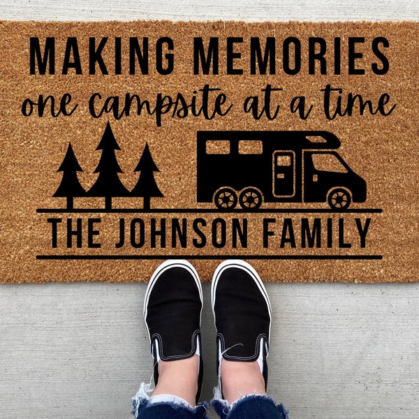 Making Memories One Campsite at a Time Doormat, décoration intérieure, paillasson personnalisé, tapis de bienvenue, pendaison de crémaillère, tapis de porte d’entrée, paillasson de bienvenue