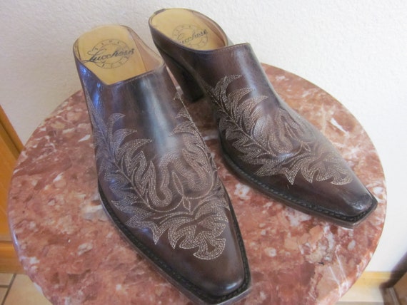 Womans LUCCHESE Embroidered Distressed BROWN Leat… - image 1