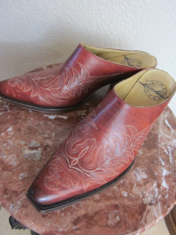 Womans LUCCHESE Embroidered Distressed RED Leathe… - image 3