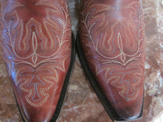 Womans LUCCHESE Embroidered Distressed RED Leathe… - image 7