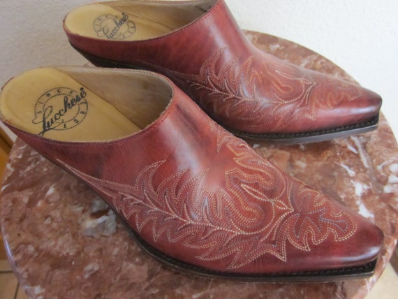 Womans LUCCHESE Embroidered Distressed RED Leathe… - image 1