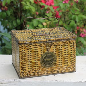 Vintage/Antique Patterson&#39;s Seal Cut Plug Tobacco Tin Tobacciana