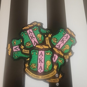 Conosciuto anche come patch in ciniglia piccola, patch in ciniglia a barboncino piccola, patch, confraternita