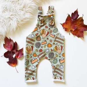 Baby Boy Thanksgiving Outfit // Baby Girl Thanksgiving Outfit // Thanksgiving Overalls // Thanksgiving Turkey Outfit // Coming Home Outfit