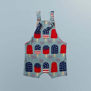 Gender Neutral 4th of July Outfit // Baby Boy 4th of July Outfit // Baby Girl 4th of July Overalls // Red White Blue  // Coming Home Outfit