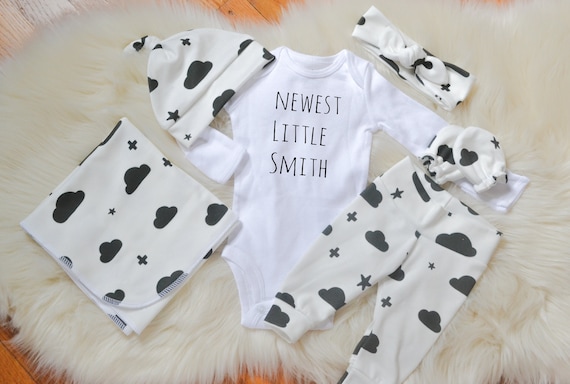 gender neutral take home outfit