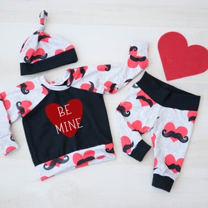 Baby Boy Baby Girl Valentine&#39;s Day Set, Coming Home Outfit: Mustache Heart Be Mine Raglan, Pants, Knot Hat