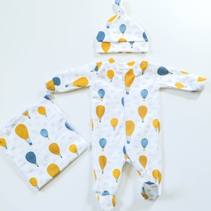 Gender Neutral Coming Home Outfit // Baby Boy Coming Home Outfit