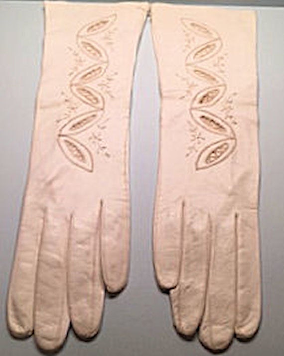 Vintage long Italian white kid leather gloves wit… - image 1