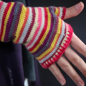 Groovy Gauntlets - English (UK & US terms)