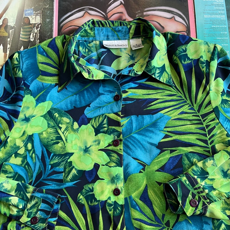 Floral Buttom Up