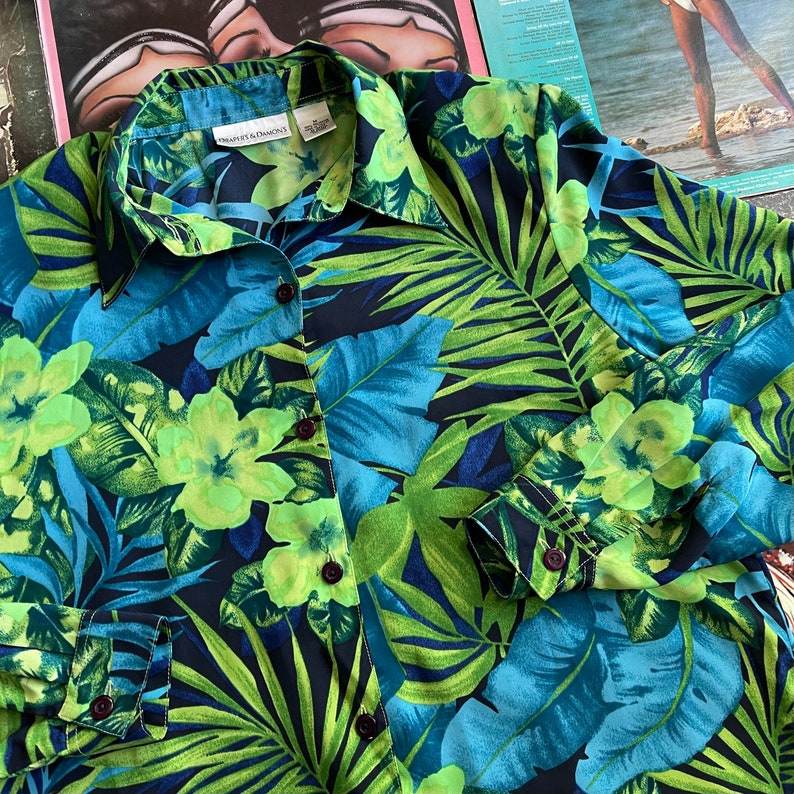 Floral Buttom Up
