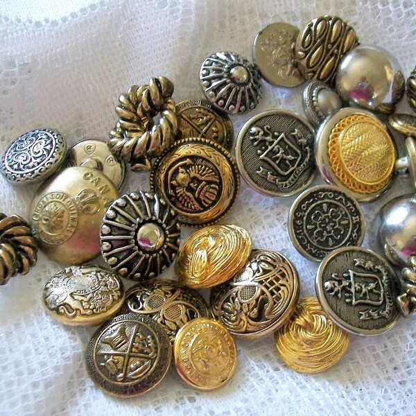 Vintage  buttons - assorted metal buttons - silver and gold toned buttons - lot of 32 -  - sewing buttons - buttons - vintage buttons
