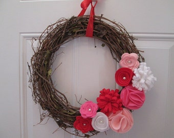 Valentine Wreath, Felt Flower and Grapevine Wreath, Red, Pink and White Felt Flowers, Grapevine Wreath , Door Wreath,