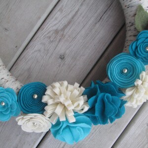 Yarn Wreath, Birch Yarn Wreath, Aqua Teal Cream Felt Flowers, Handmade Wreath, Spring Wreath, All year wreath image 4