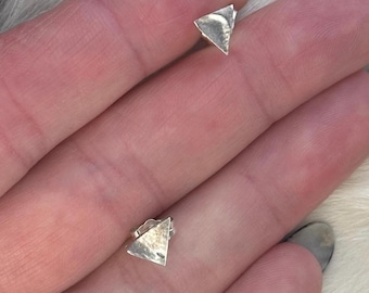 Triangle earring made of Fine silver, hand sculped stud earrings