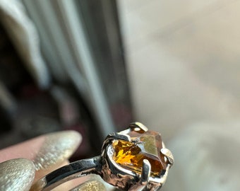 Sydnie ring made of 0.75 carate triangle citrine and sterling silver